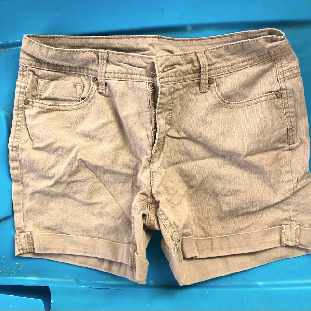 Women’s khaki shorts